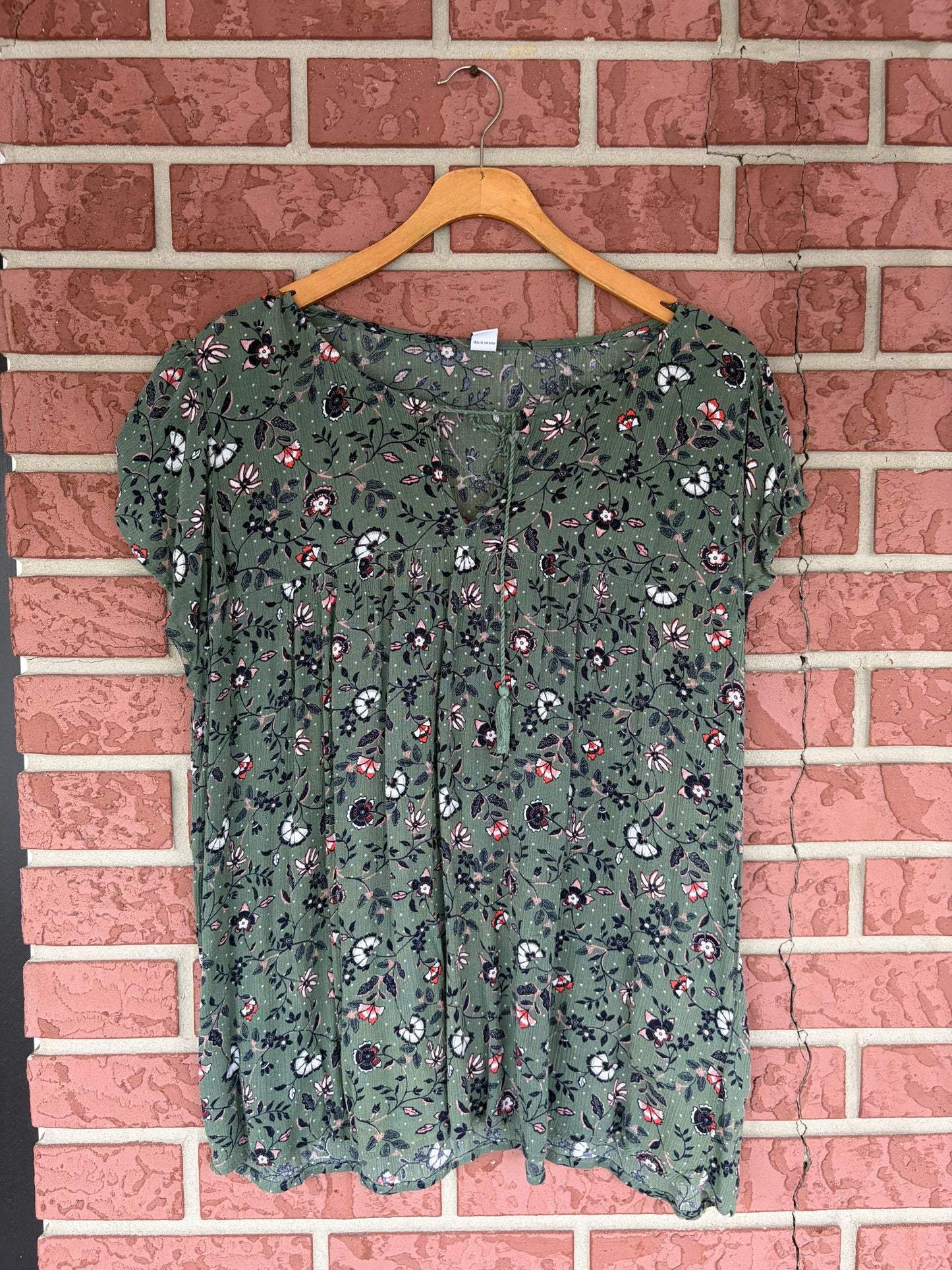 Old Navy green floral top