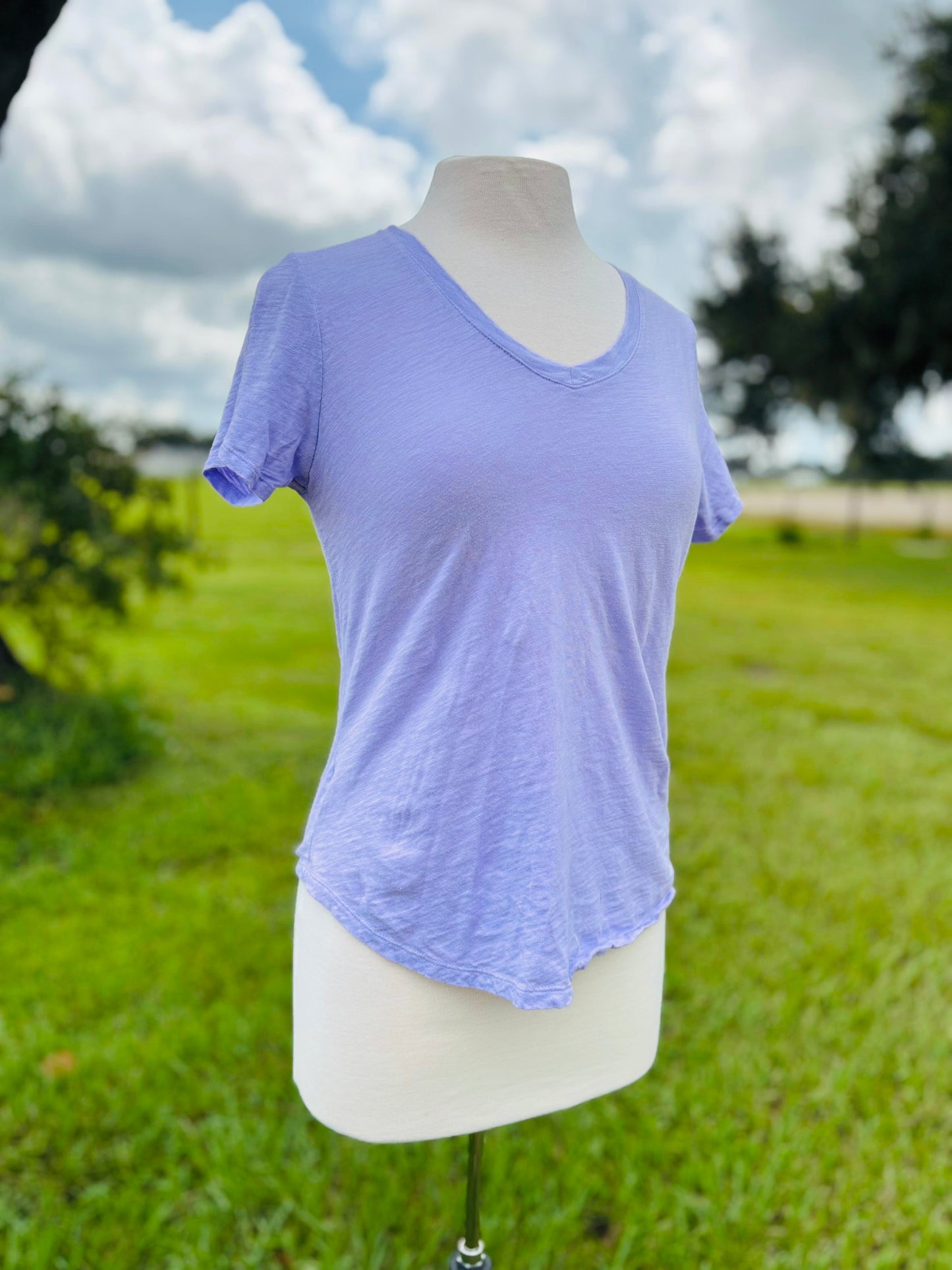 Old Navy lavender t-shirt