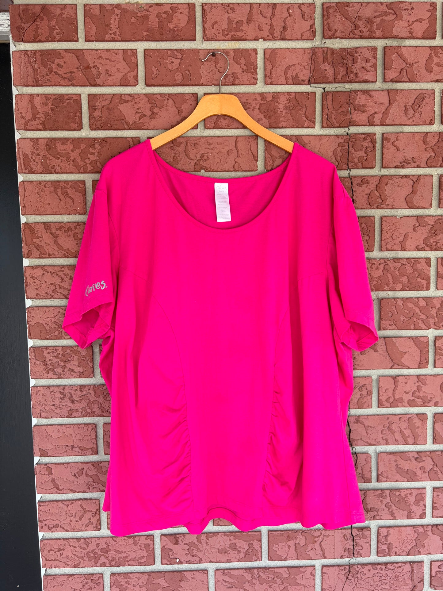 Curves hot pink Tshirt