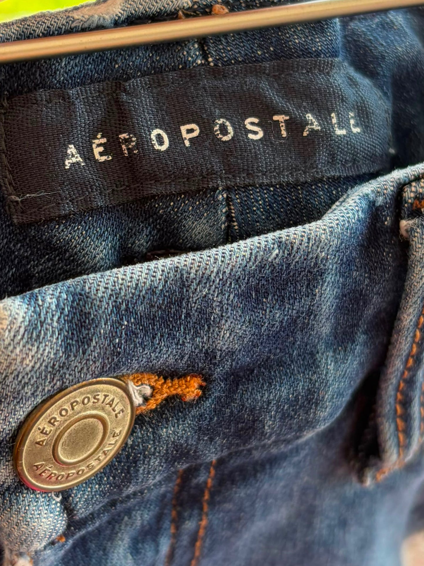21 Aéropostale Distressed Dark Wash Jeans
