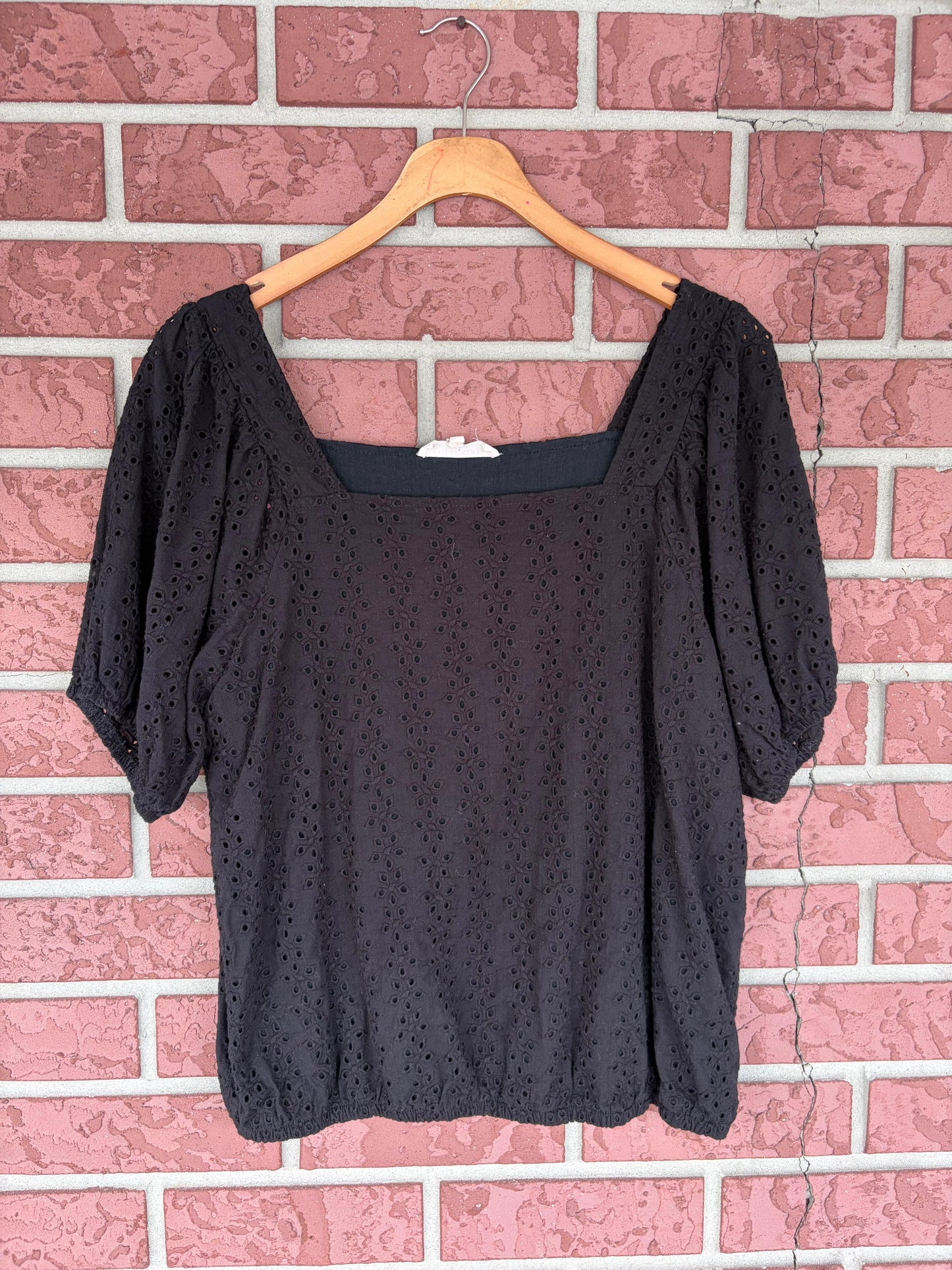 Solitaire black eyelet top