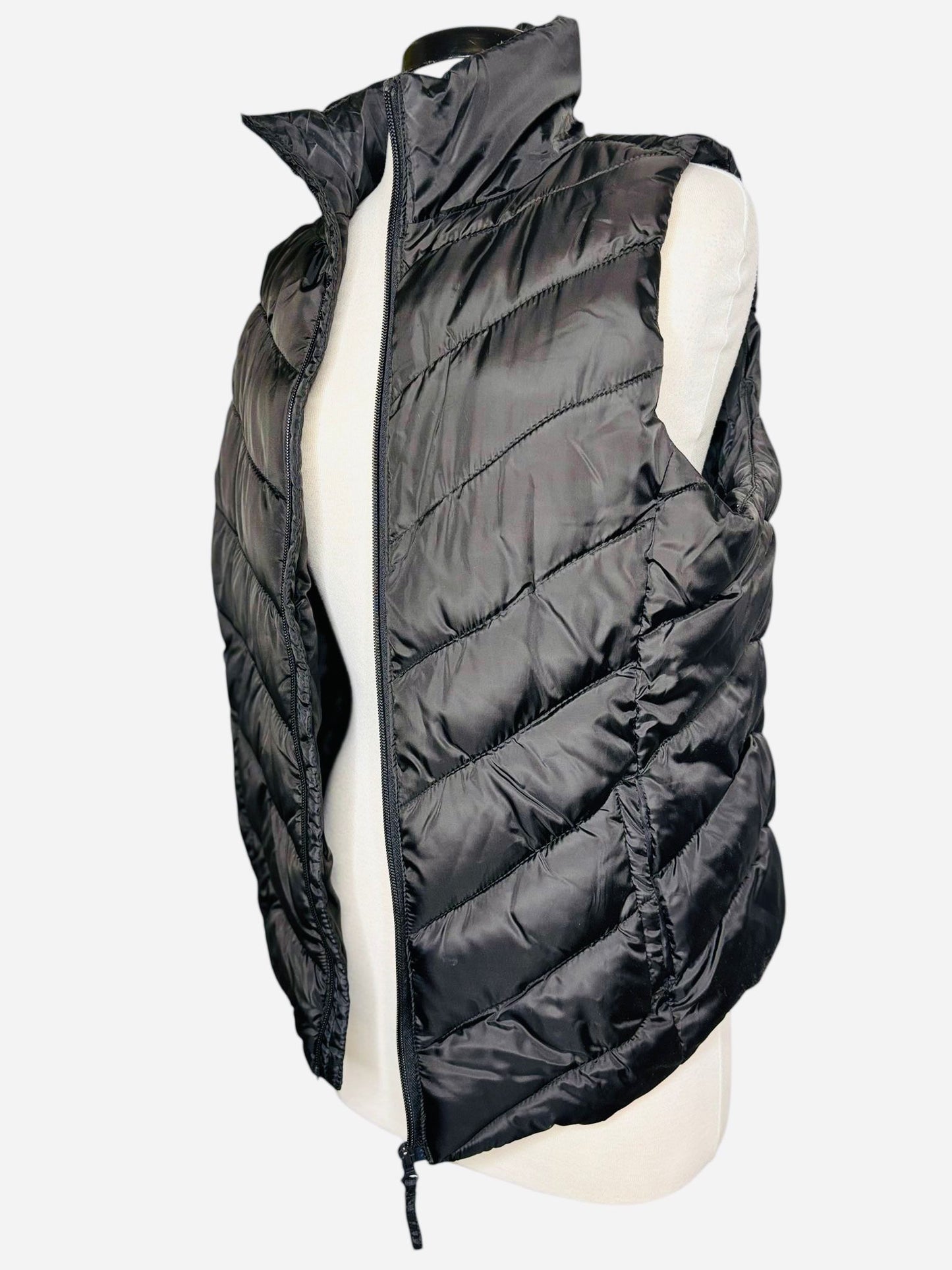 So black puff vest
