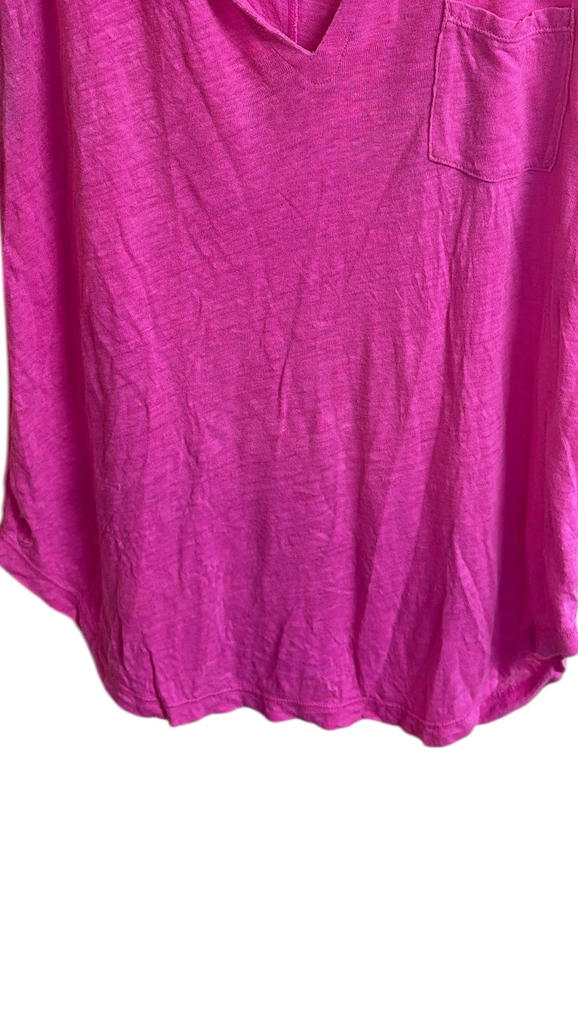 Lilly Pulitzer hot pink T-shirt