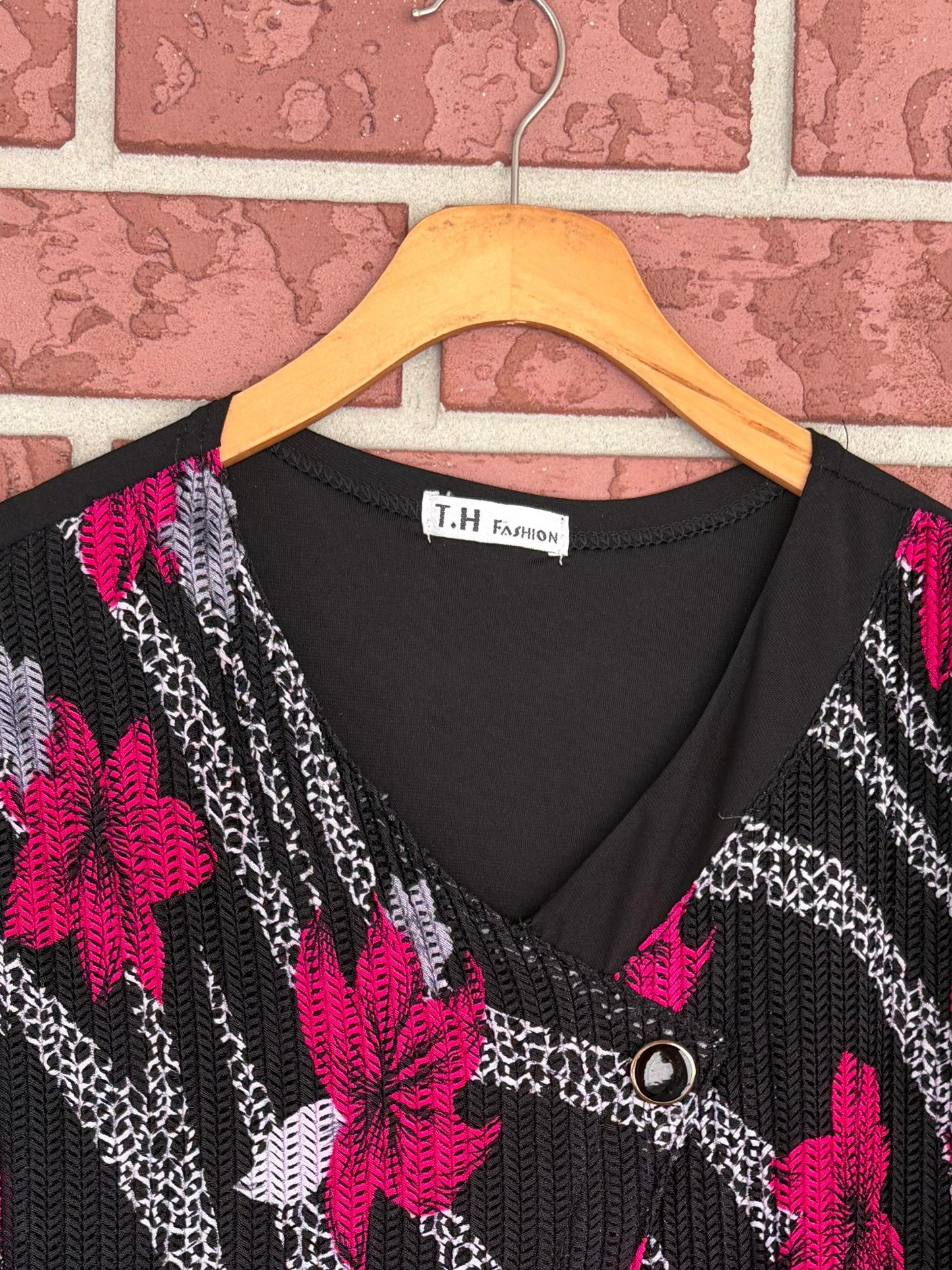 T H Fashion red black top