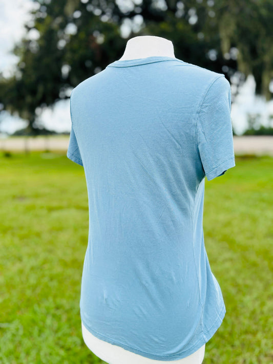 Universal Thread blue tee