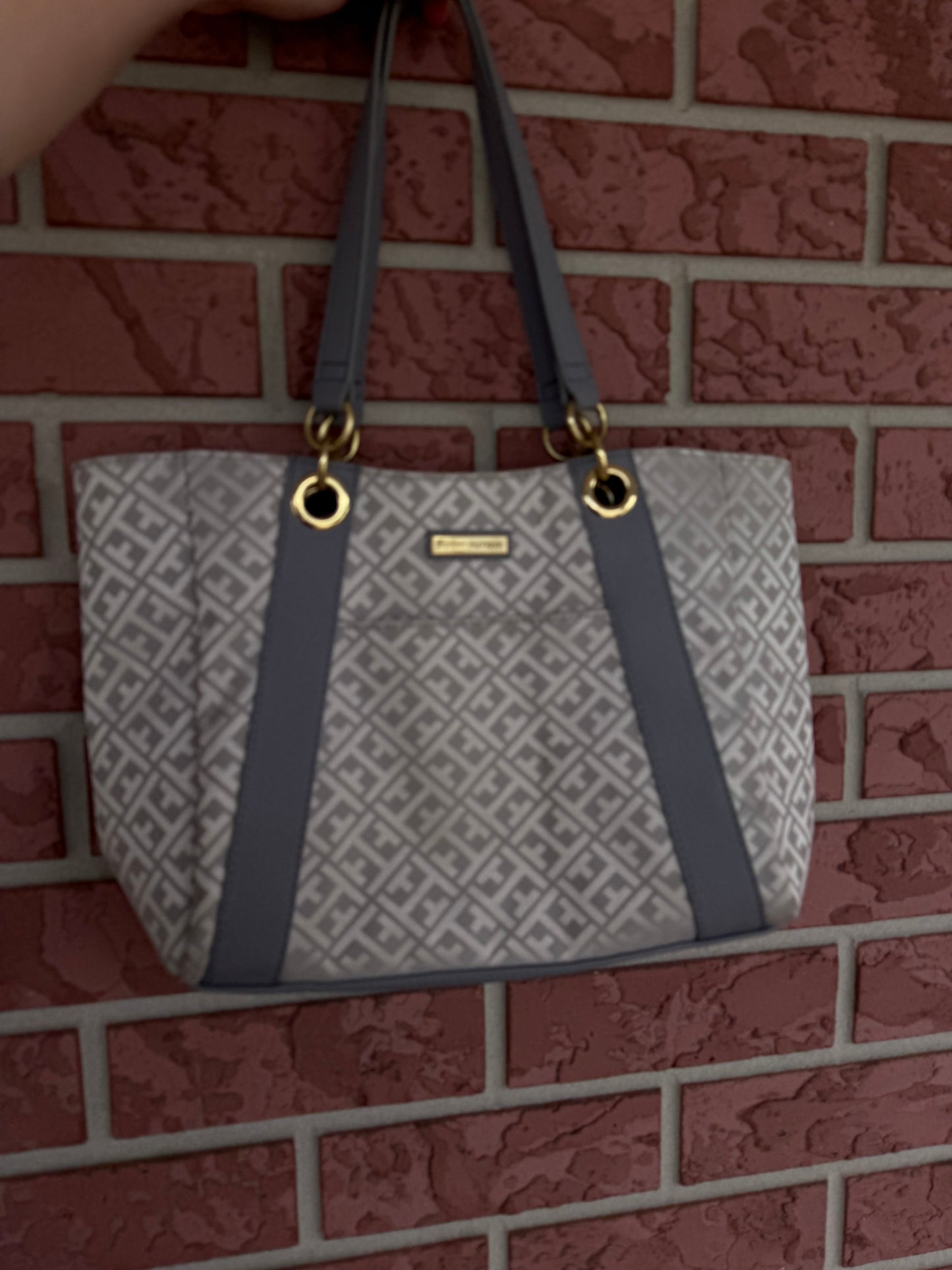12165 Tommy Hilfiger signature bag