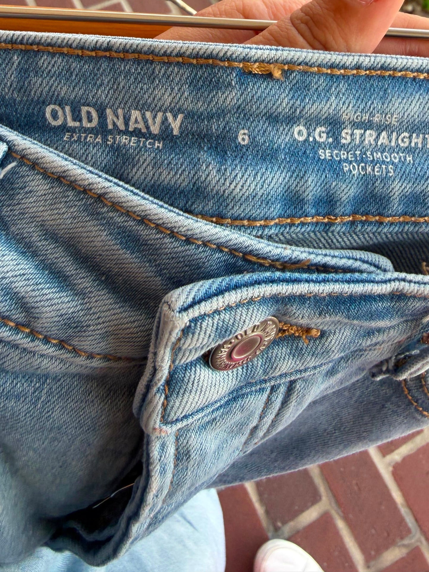 Old Navy Straight leg skinny jeans