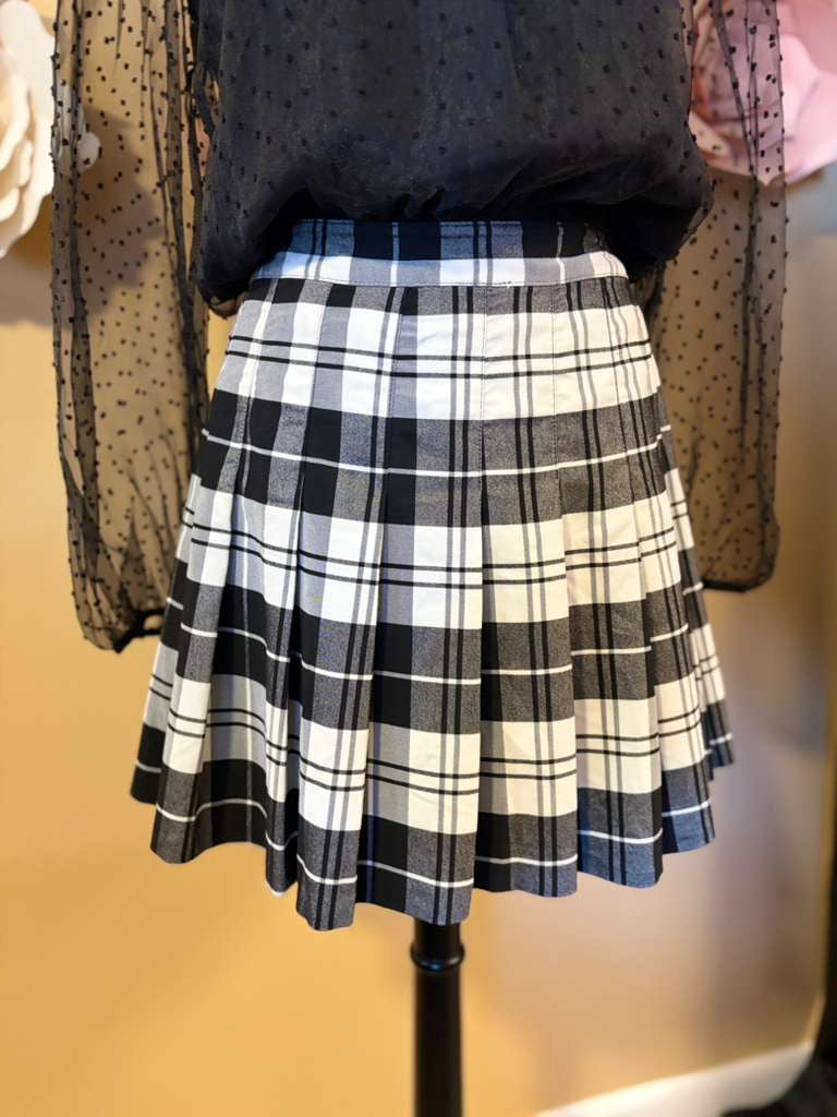 Plaid Black and White skirt
