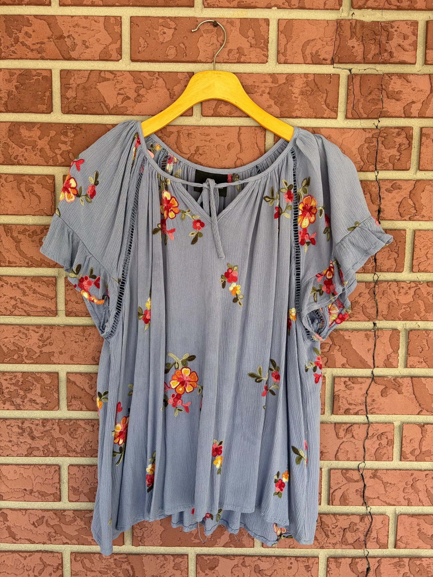 Liv Los Angeles floral blue top
