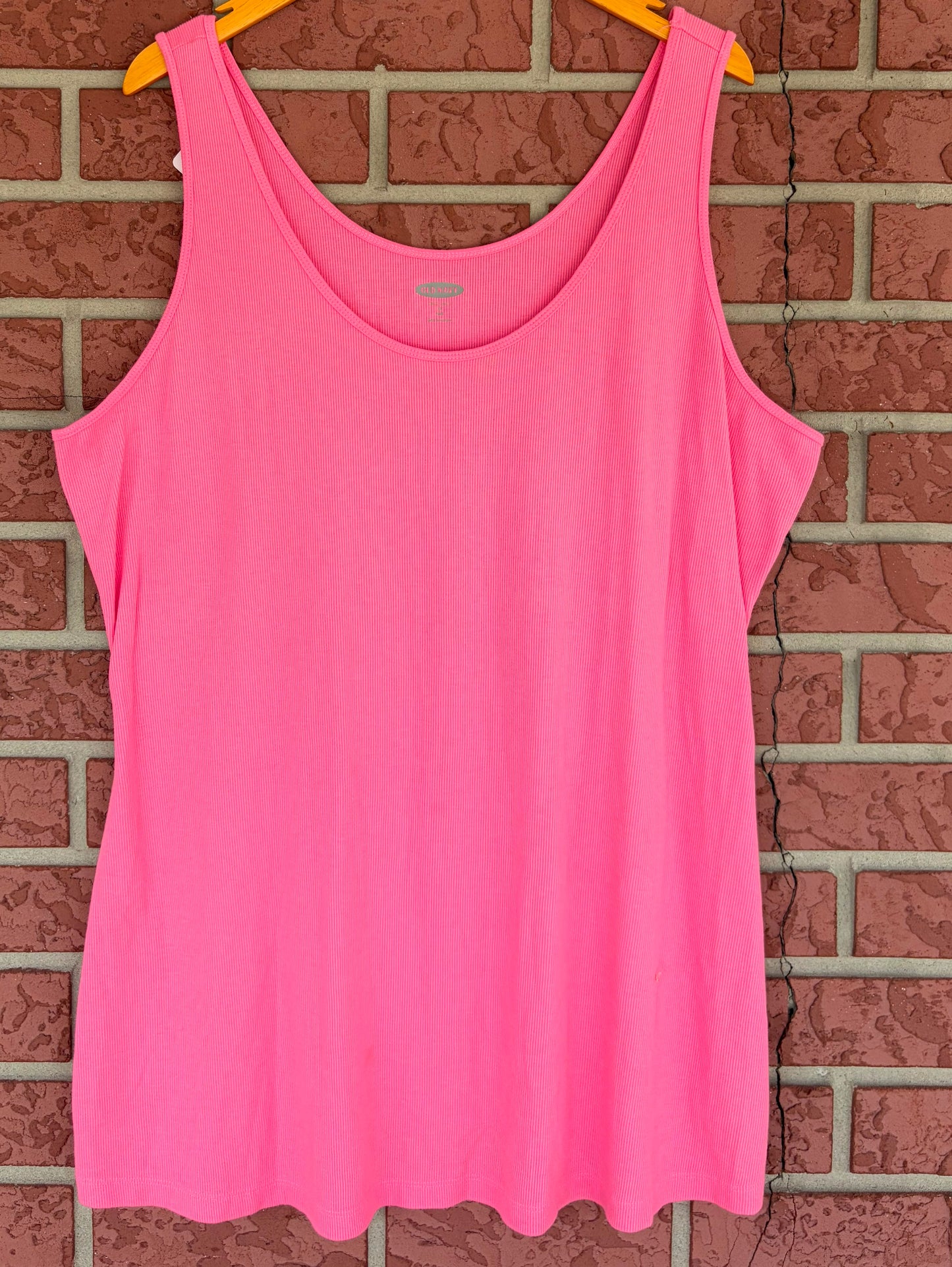 Old navy hot pink tank