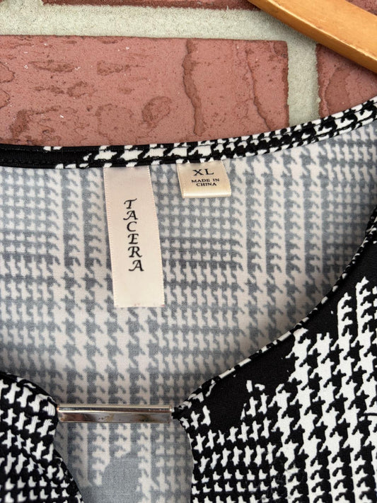 Tacera black and white tunic