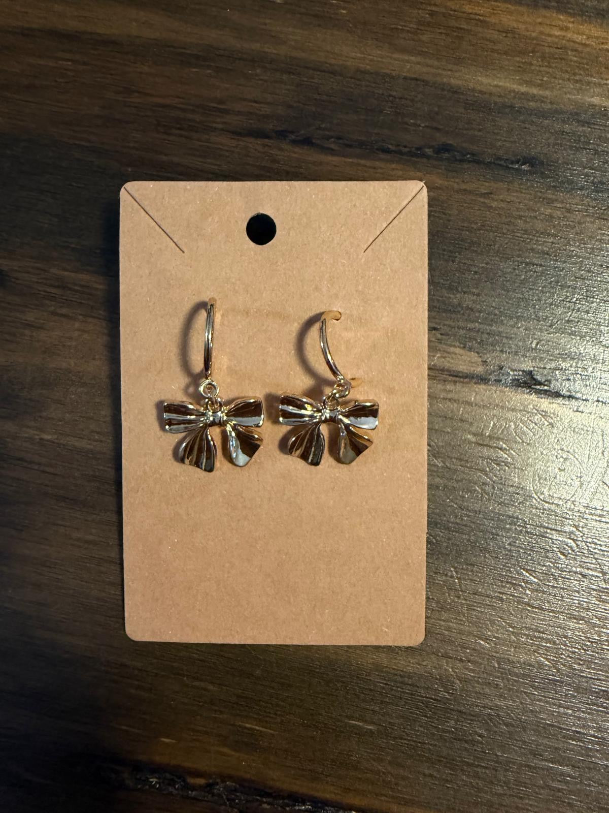 Bow dangle earrings