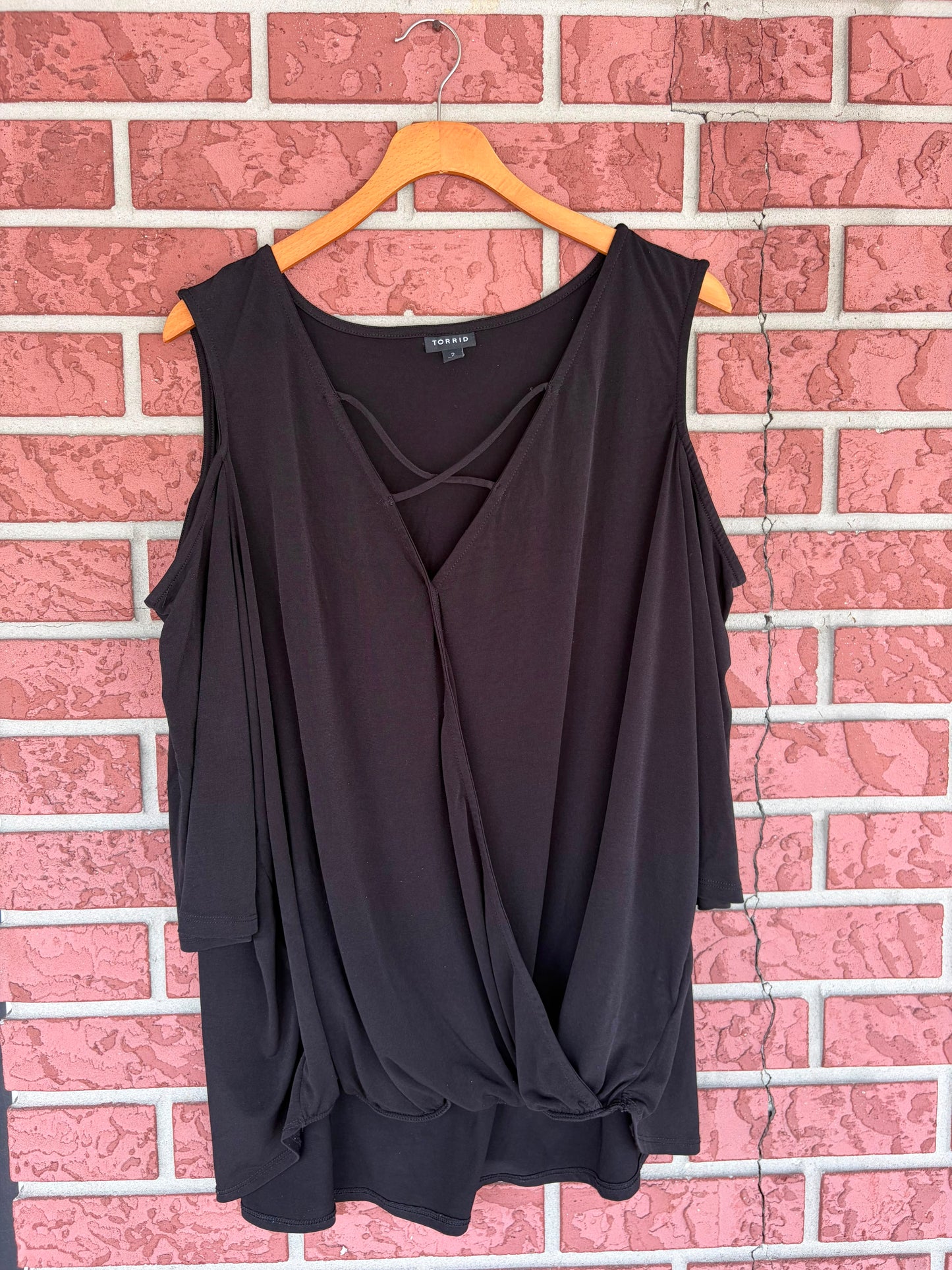 Torrid black top