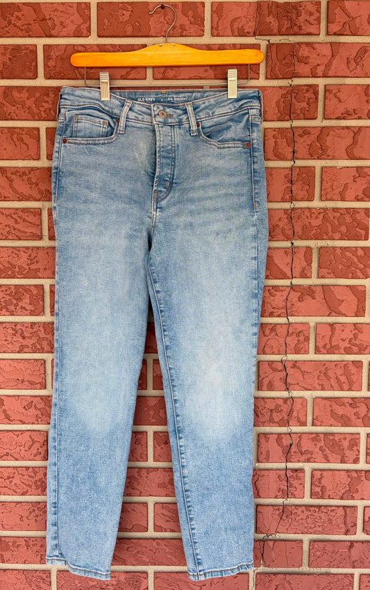 Old Navy Straight leg skinny jeans