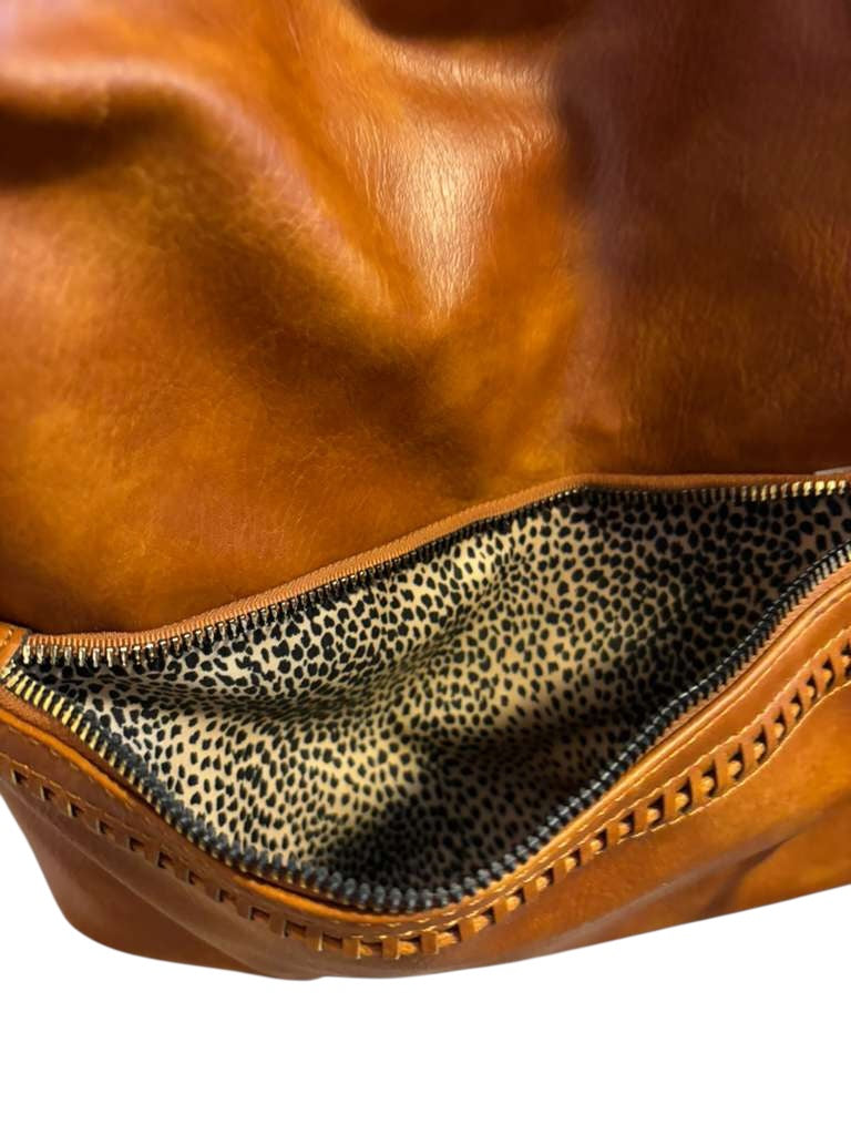 61100 Tan leather bag
