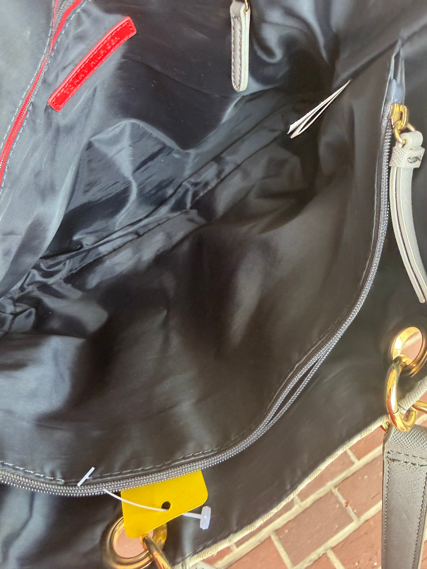 12165 Tommy Hilfiger signature bag