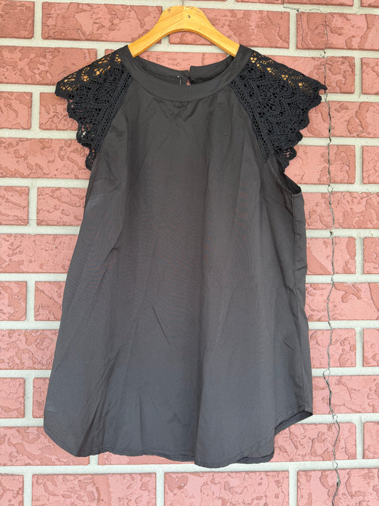 Black top lace sleeve puff