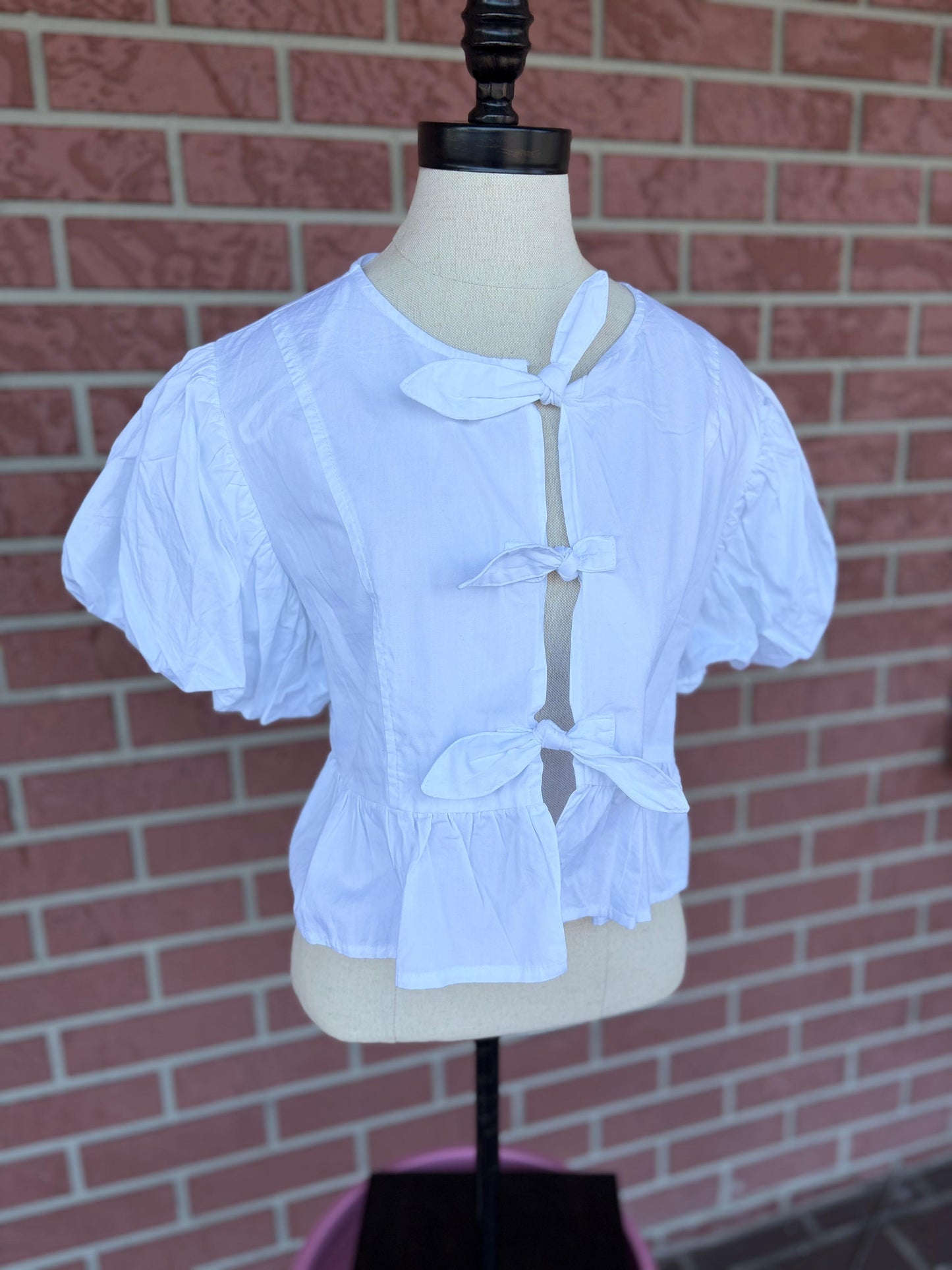 White bow puff sleeves top