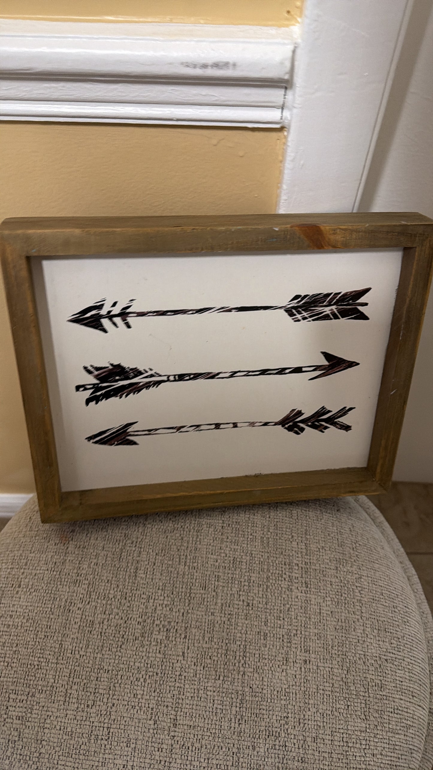 Arrow decor sign