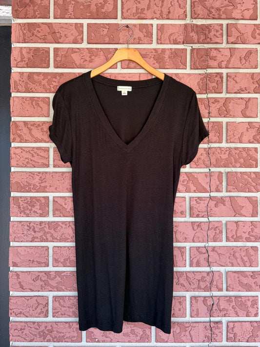 Zenana black v neck Tshirt