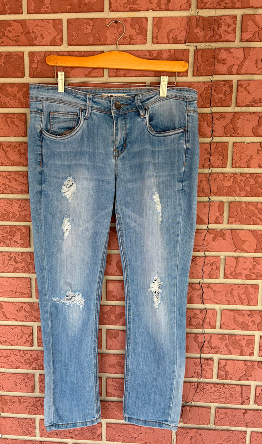 Dollhouse Light Distressed Jeans