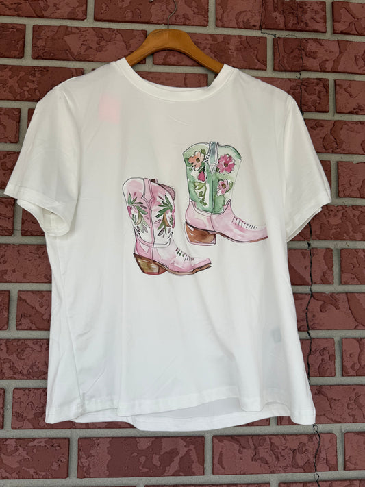Boots white Tshirt