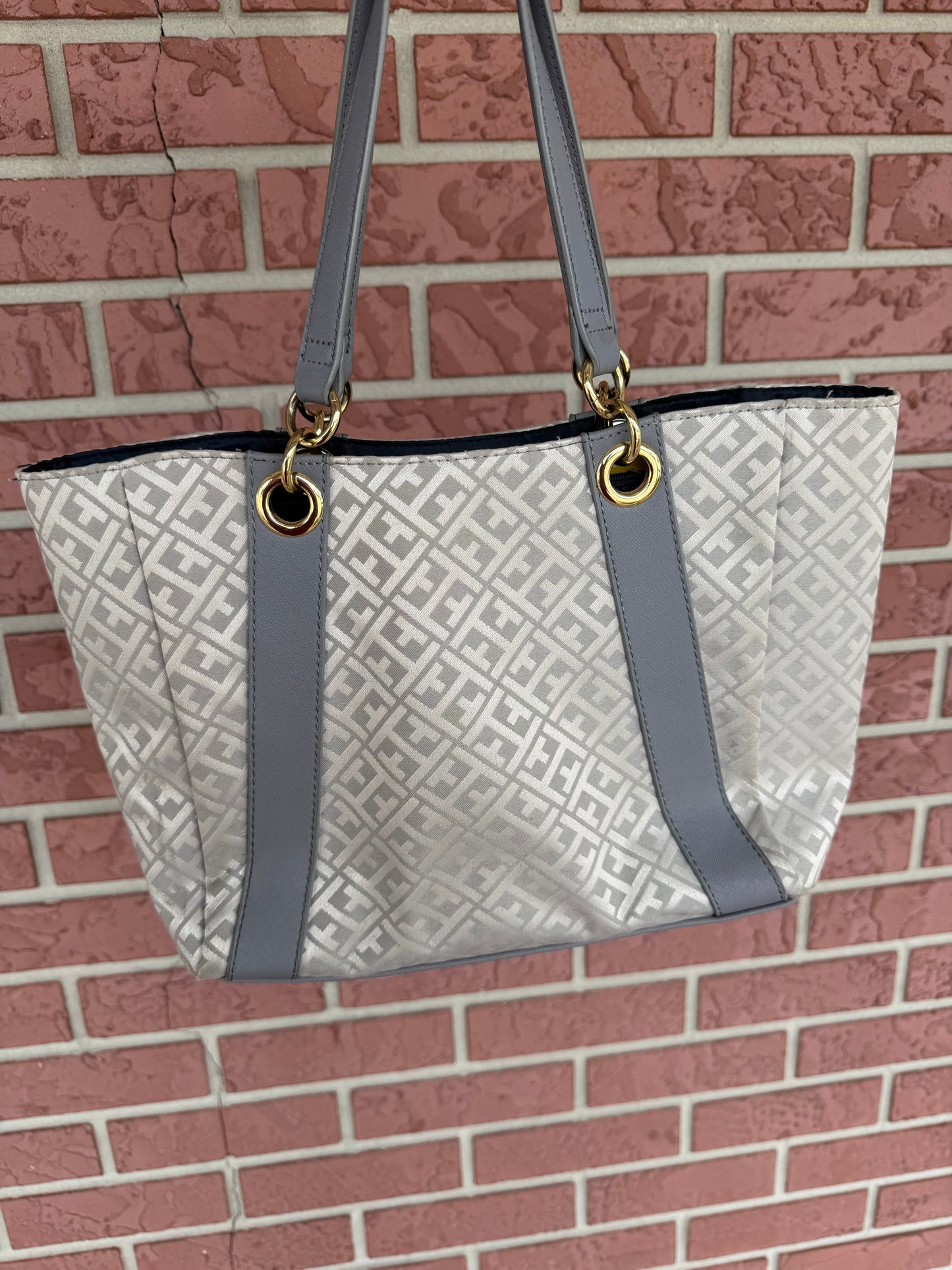 12165 Tommy Hilfiger signature bag