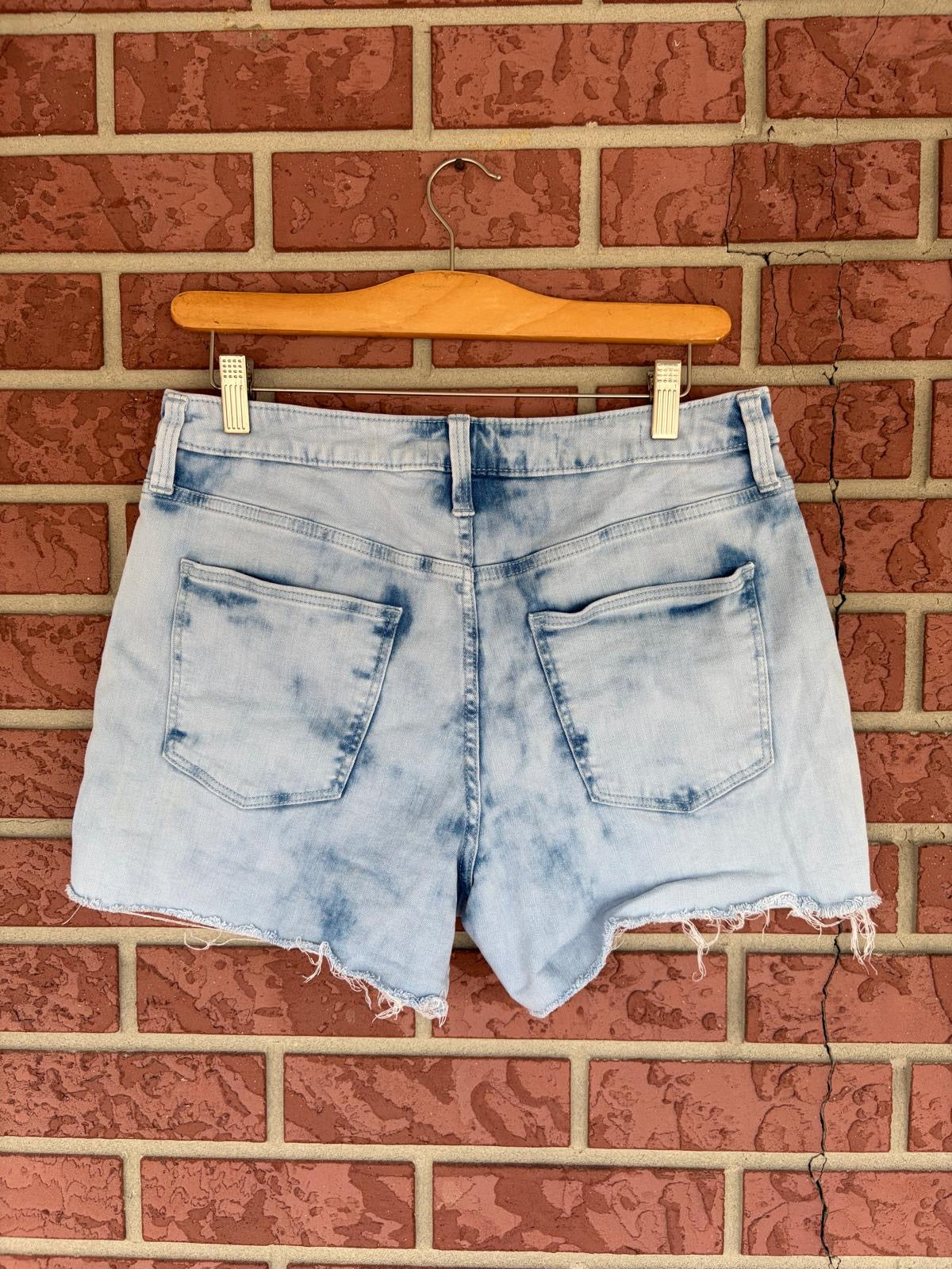 Universal Thread Light Wash Denim Shorts