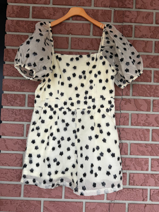 8540 TCEC black and white romper