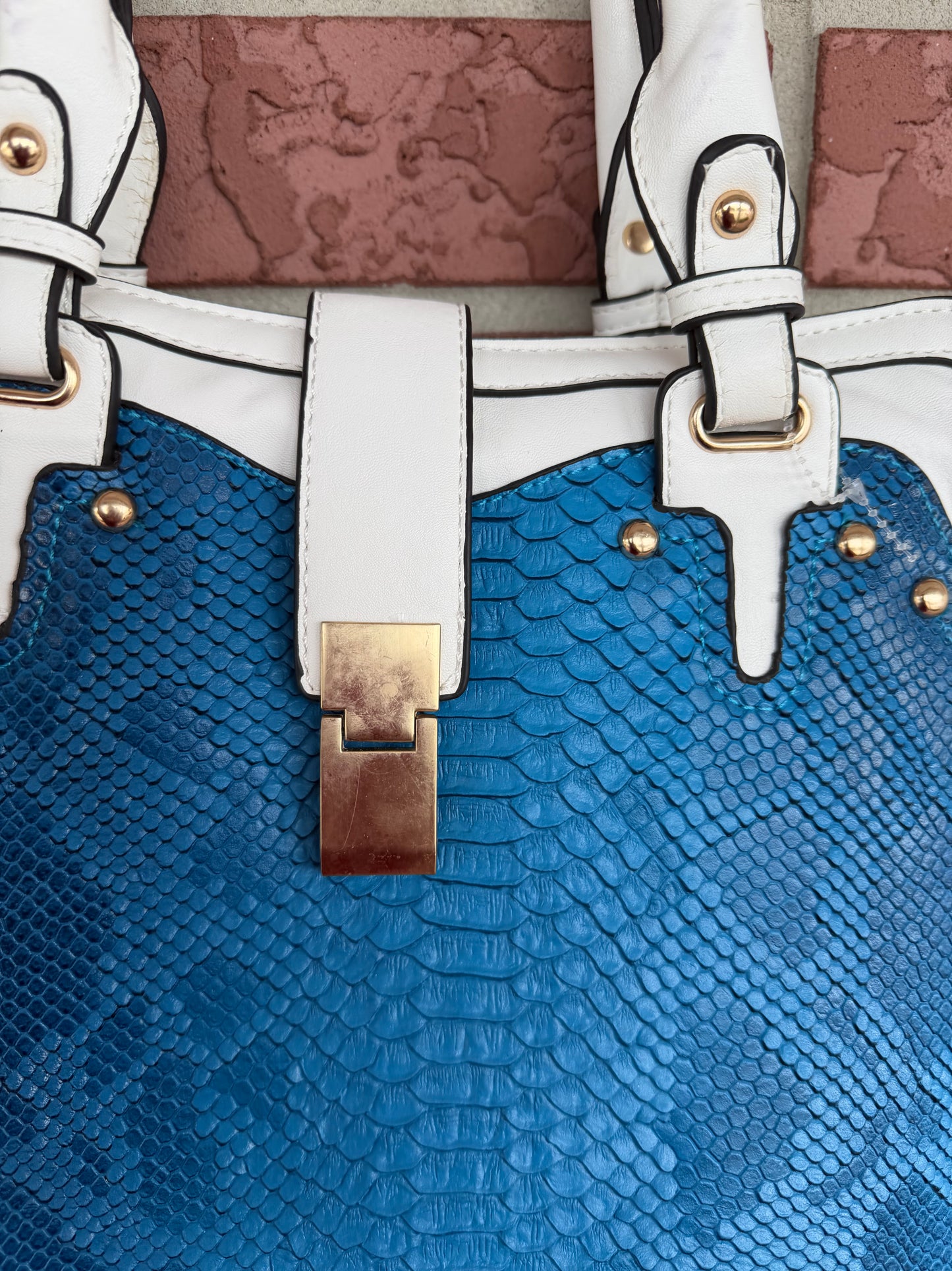 40023 White & Blue Textured Tote Bag with Gold Hardware