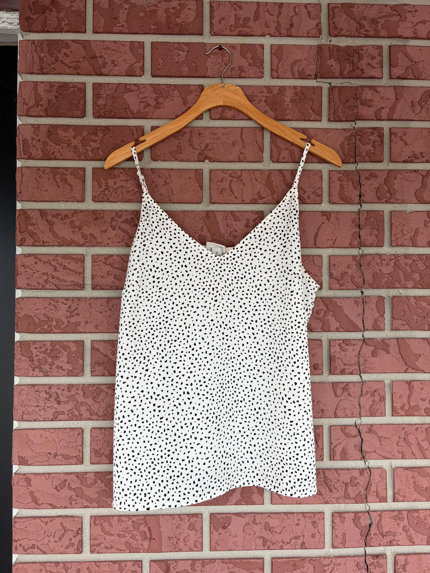 A new day dots cami white and black