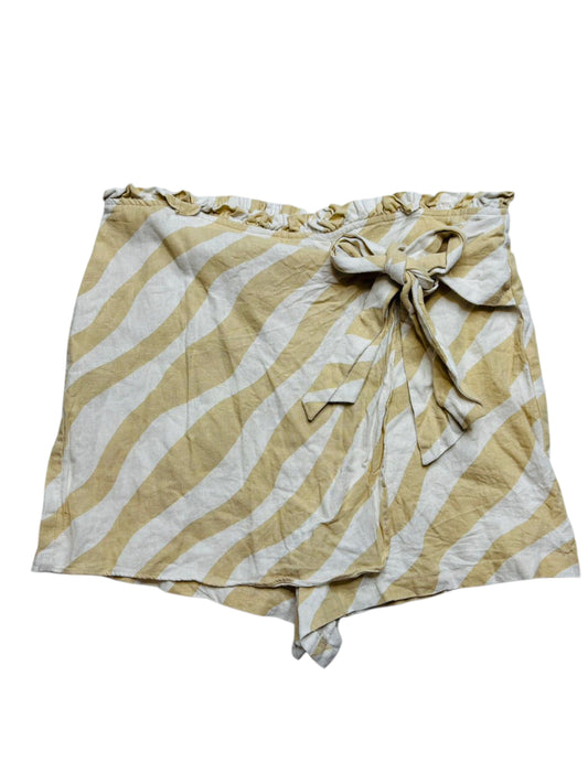 Versona cream skort