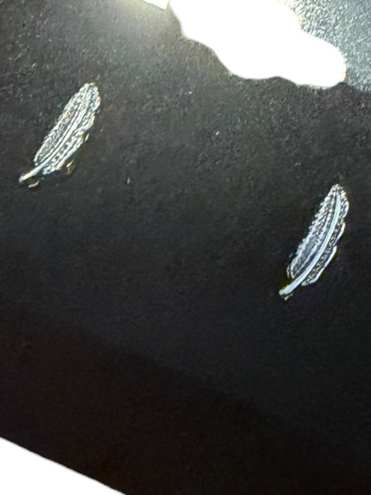 Feather earrings silver tone