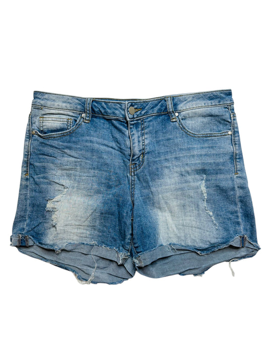 Versona distressed shorts