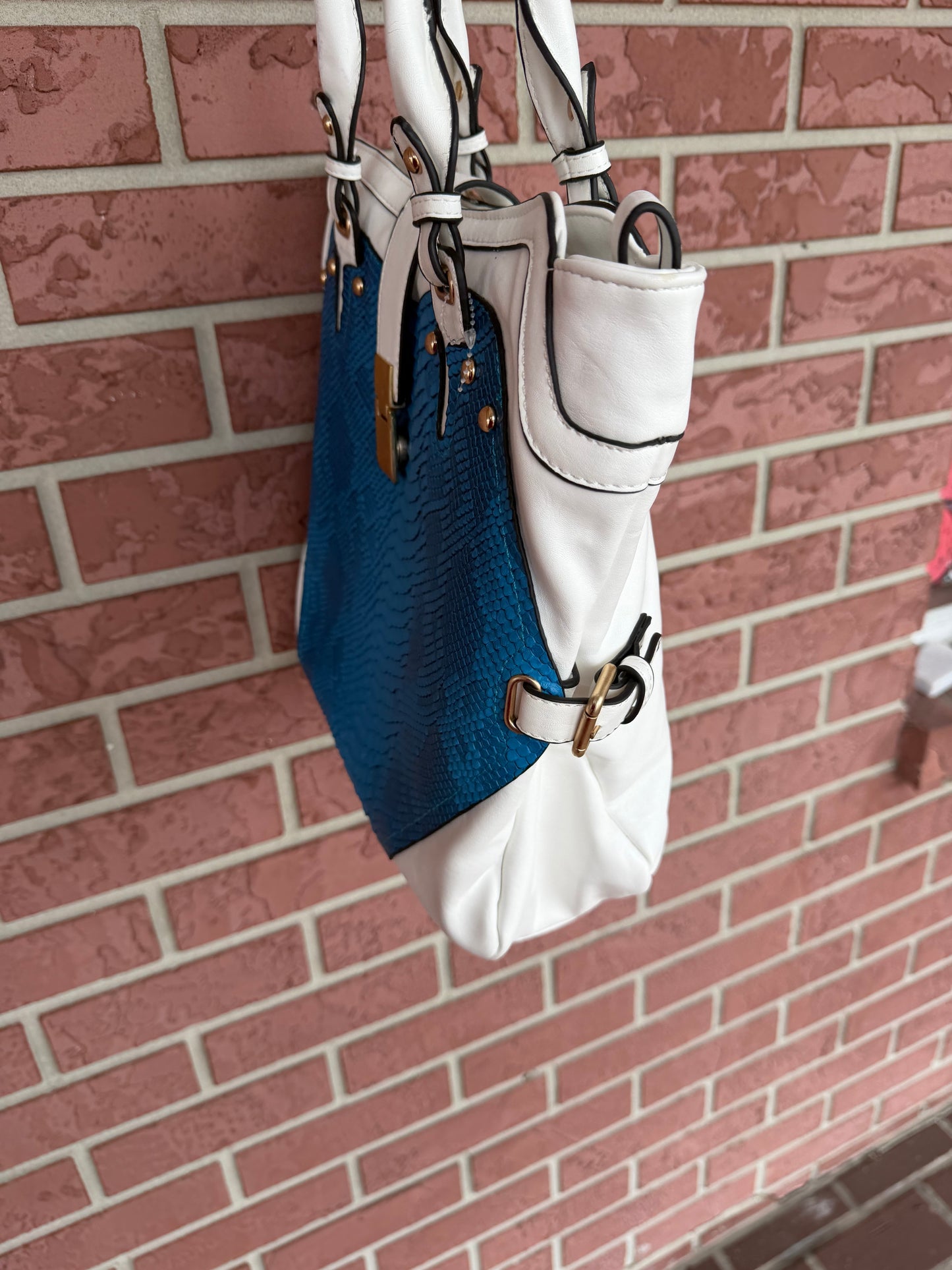 40023 White & Blue Textured Tote Bag with Gold Hardware