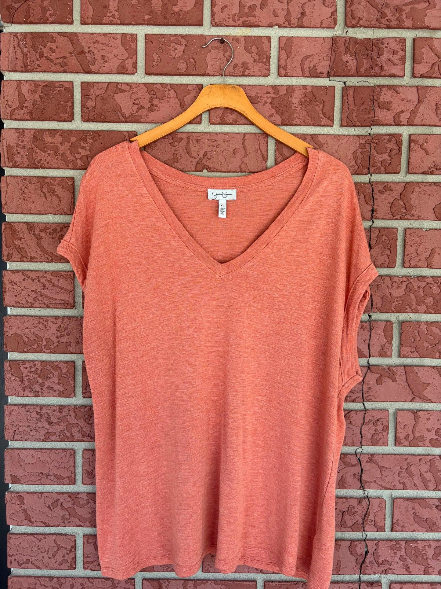 Jessica Simpson coral tee