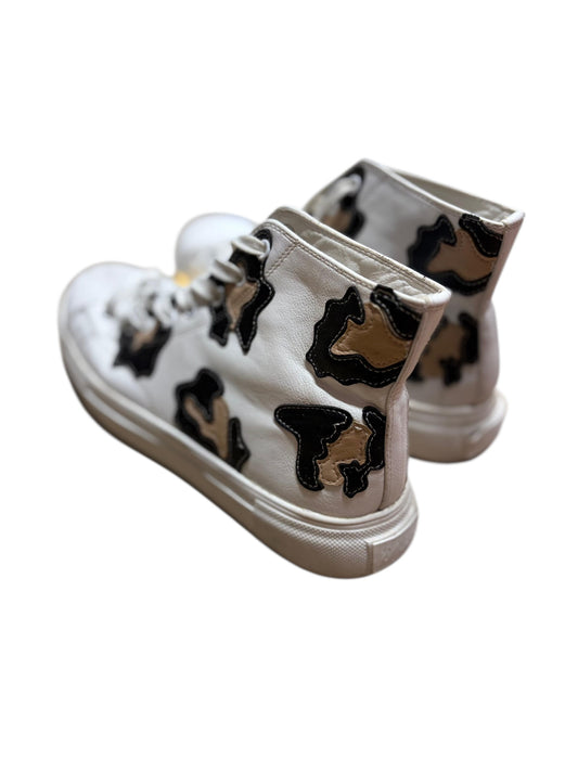 Hightop white and cheetah print shoe