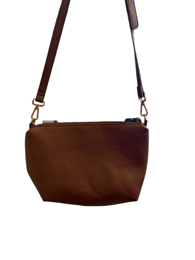 41 Steve Madden brown leather purse