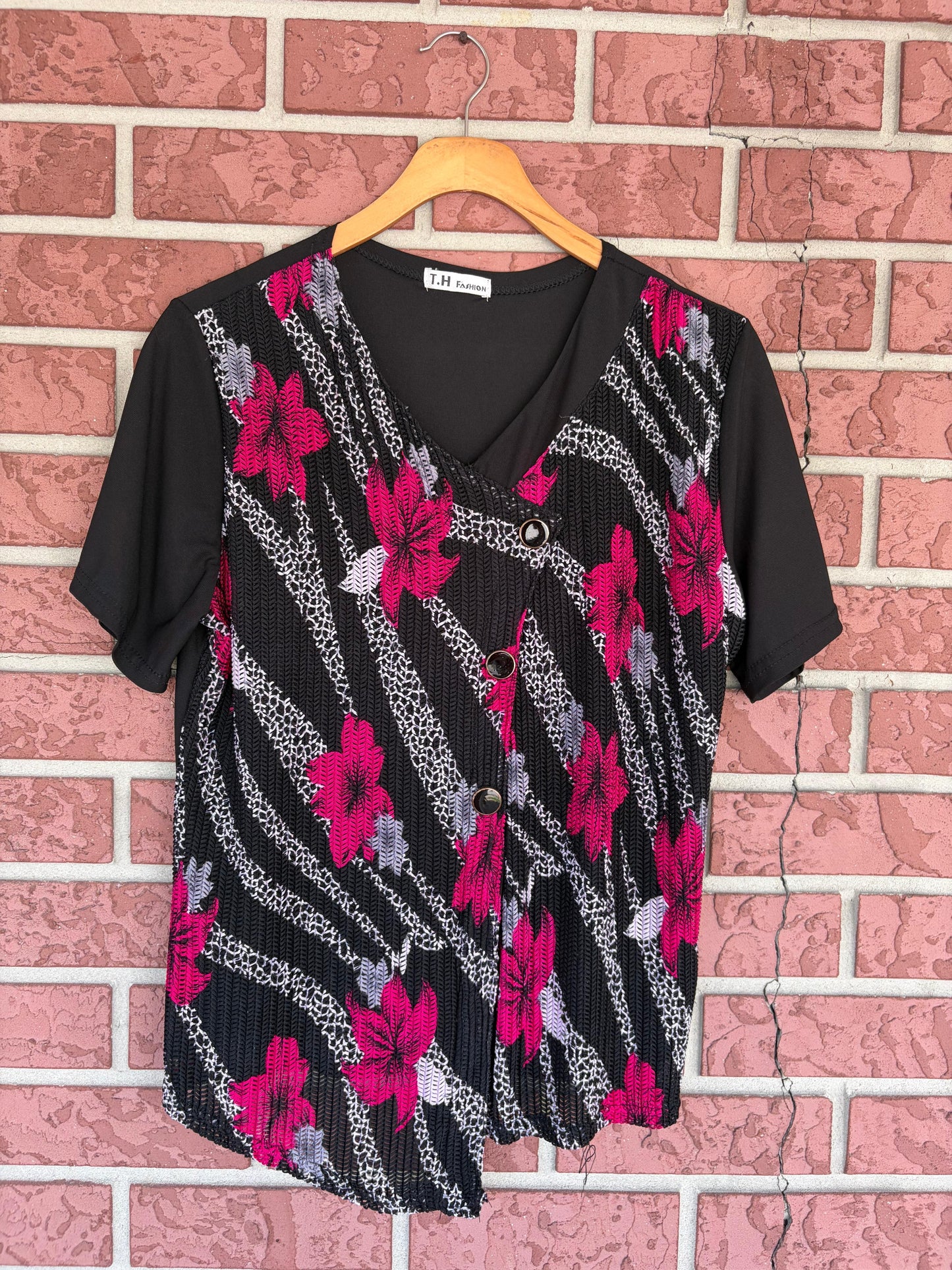 T H Fashion red black top