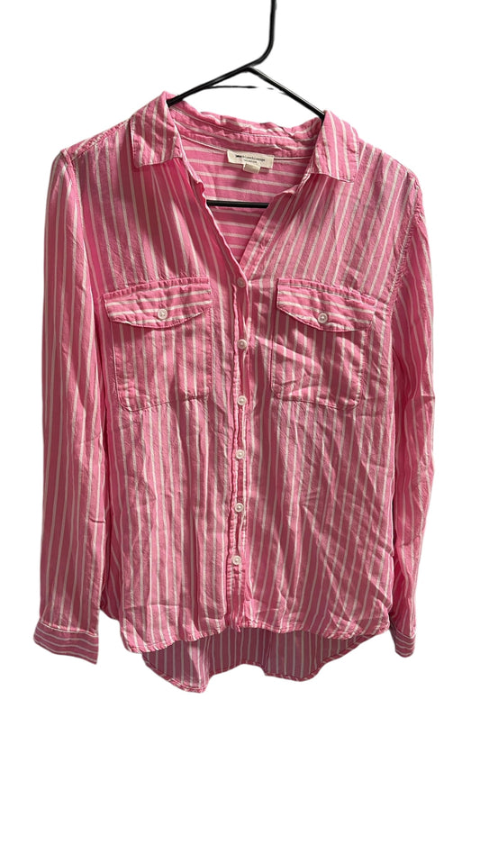 Beach lunch lounge pink button up