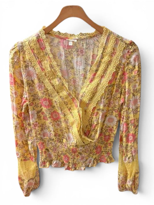 Spring yellow top
