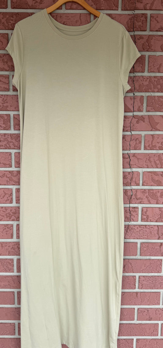 12022 A New Day tshirt cream maxi dress
