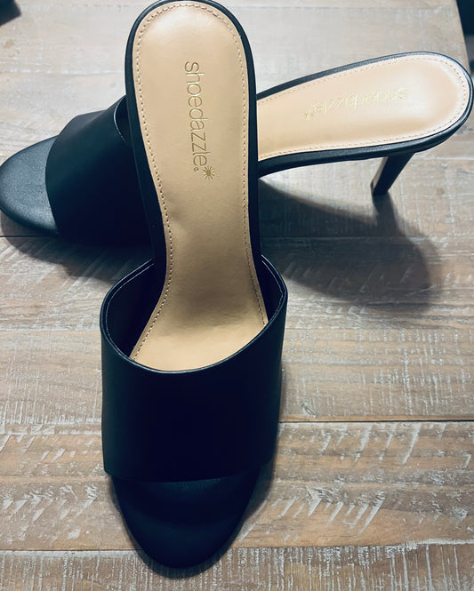 Shoe dazzle 9.5 black shoes heels