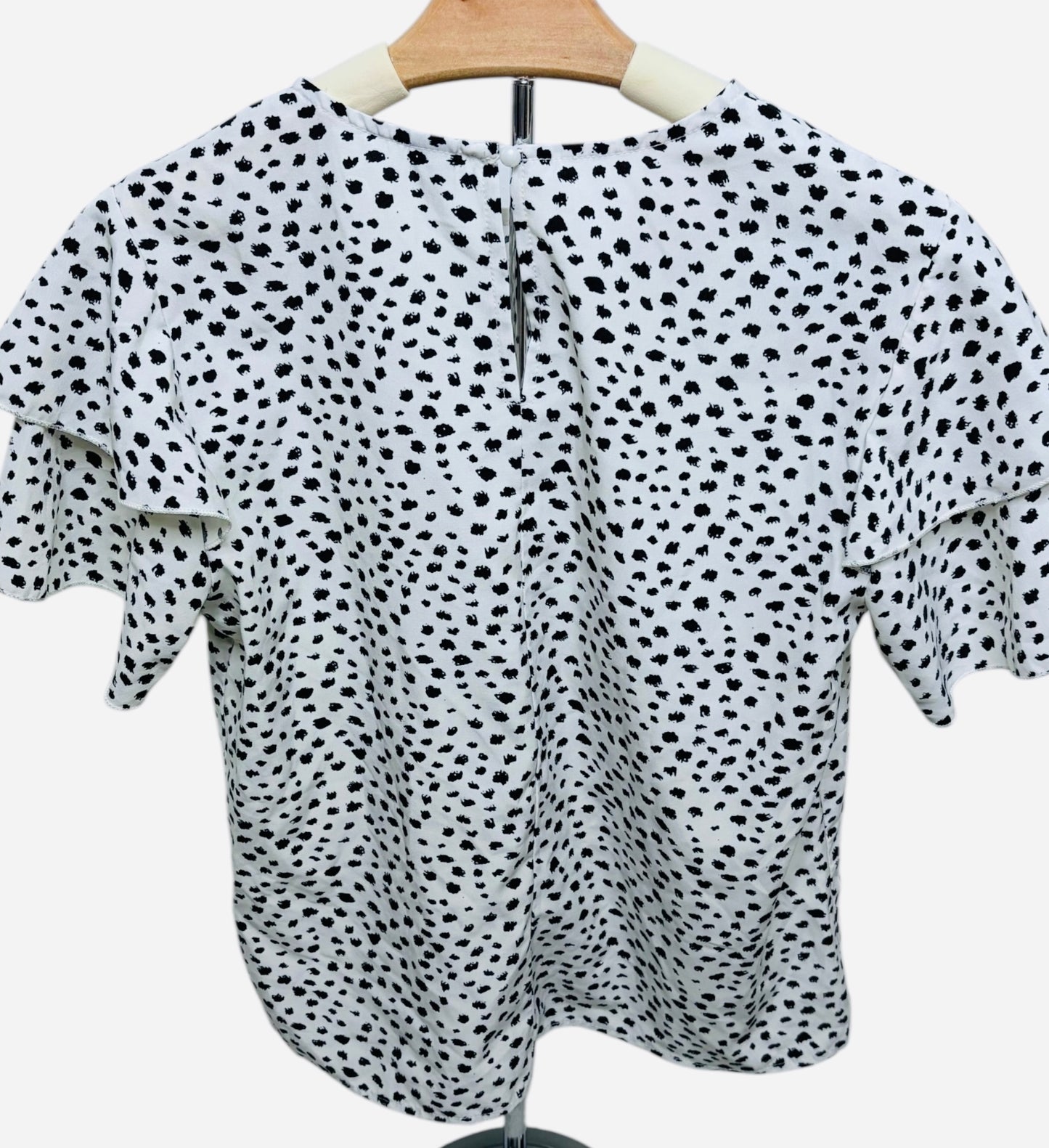 66 SHEIN dots white and black top