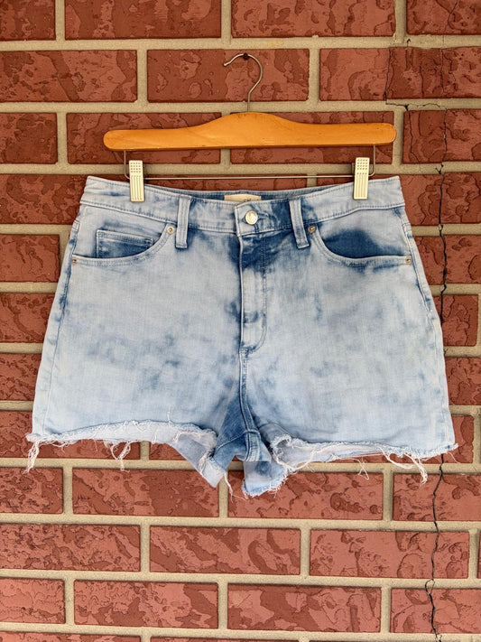 Universal Thread Light Wash Denim Shorts