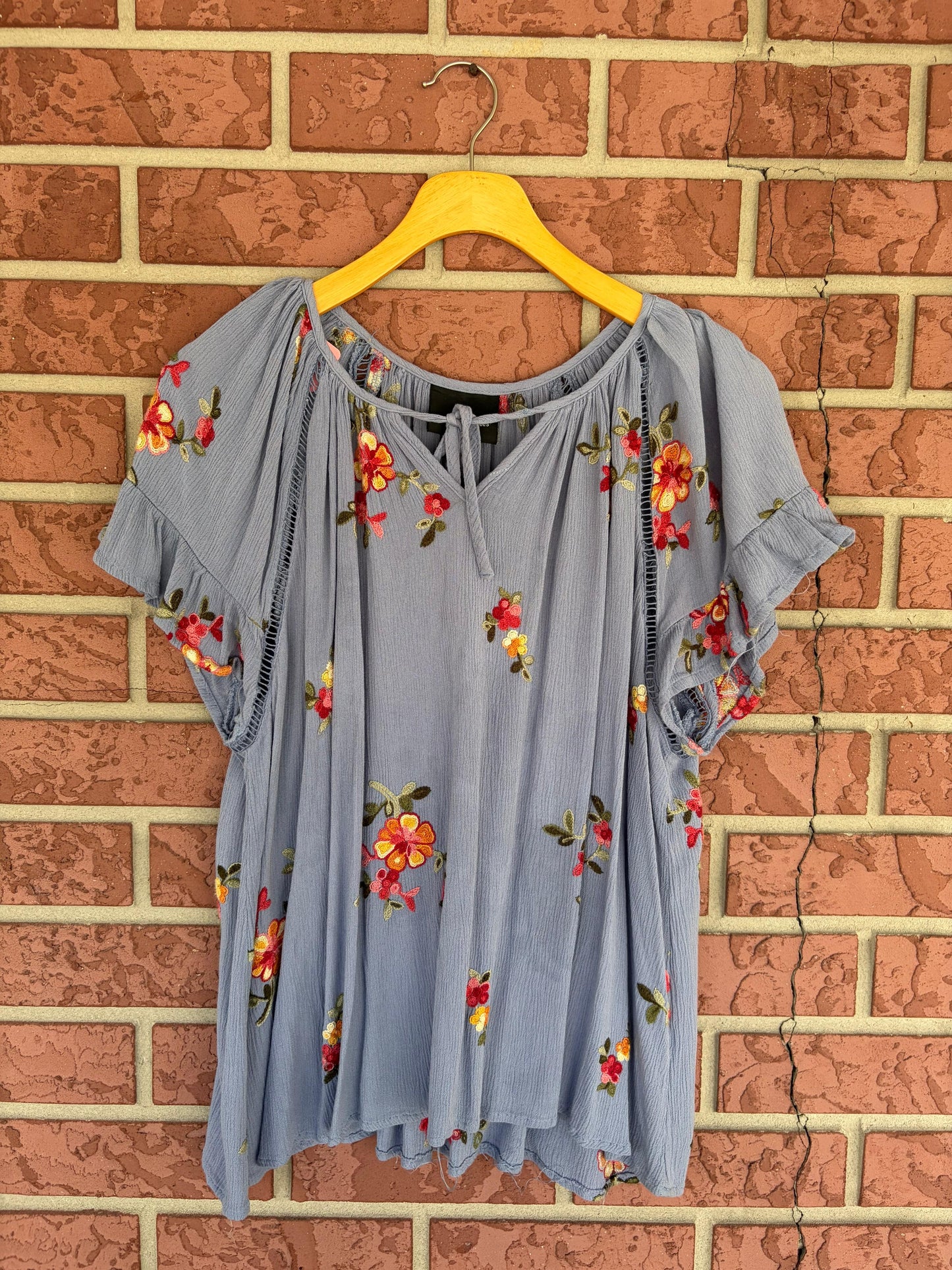 Liv Los Angeles floral blue top