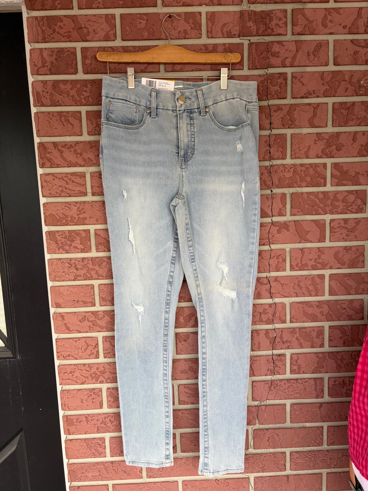 Seven7 light skinny jeans