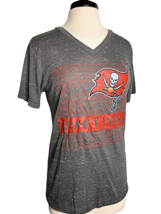 Bucs tee grey