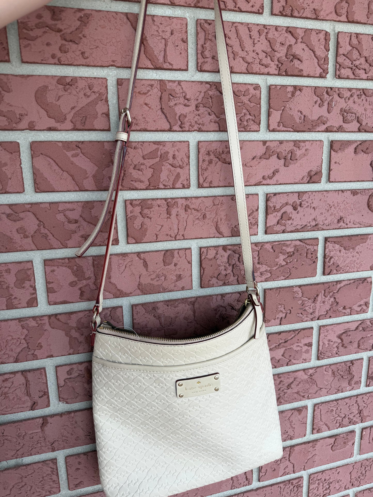 61110 Kate Spade White Cream crossbody bag