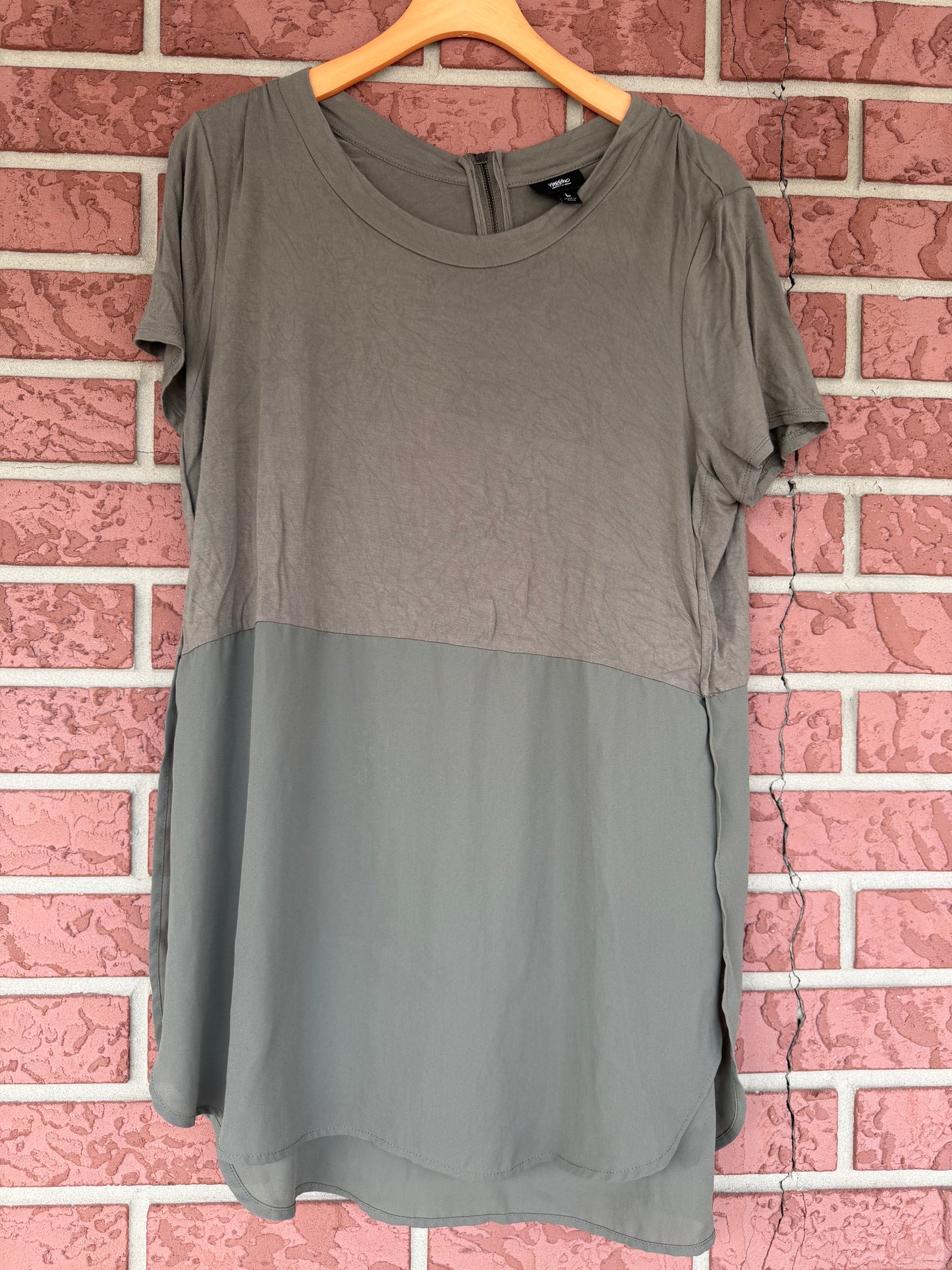 Mossimo grey shirt
